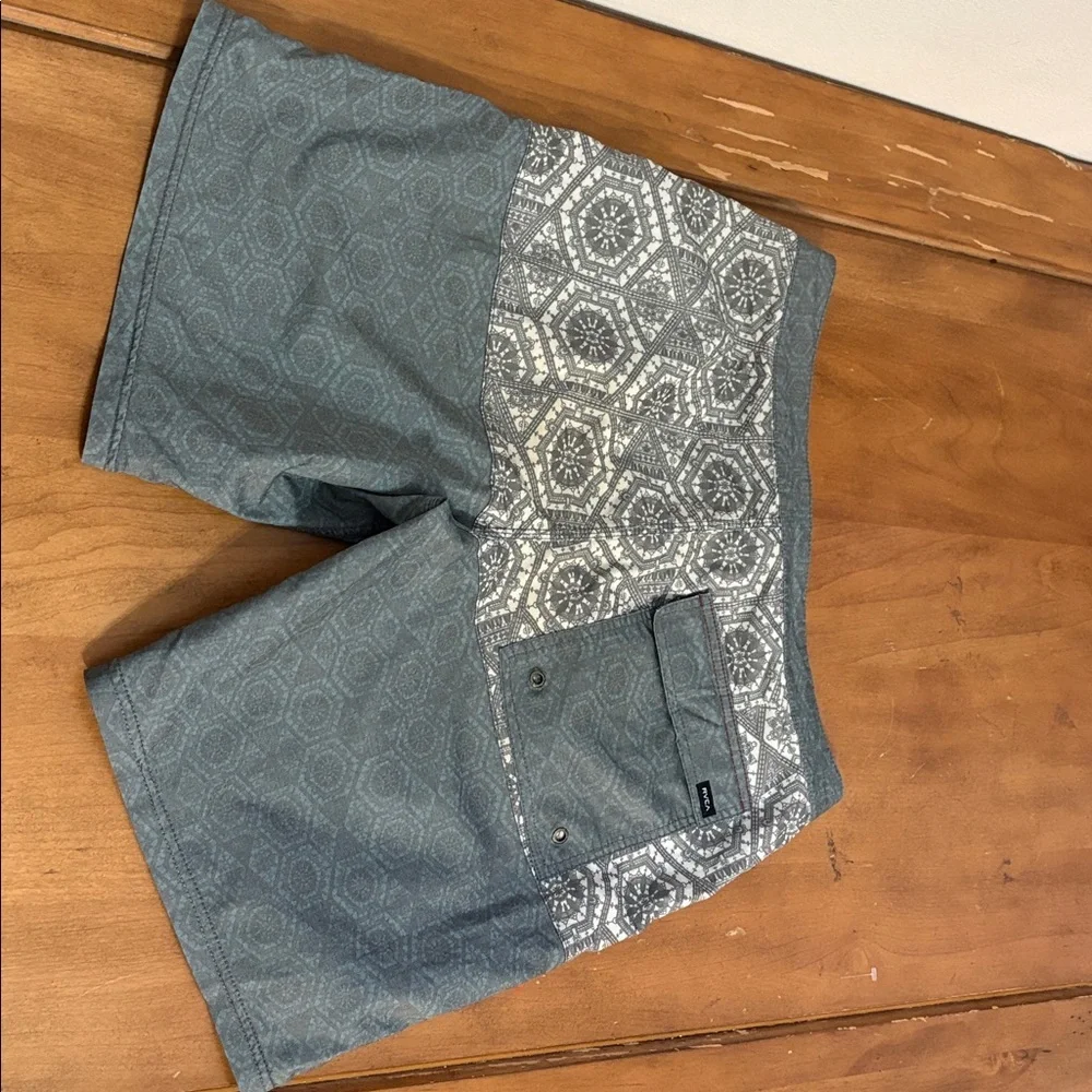RVCA Men's Patterned Board Swim Shorts Size 31